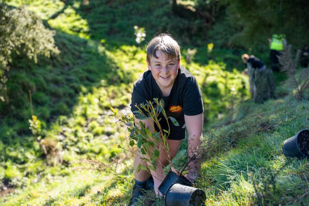 waikato river authority our stories waikato river authority whatawhata school dig in img 3