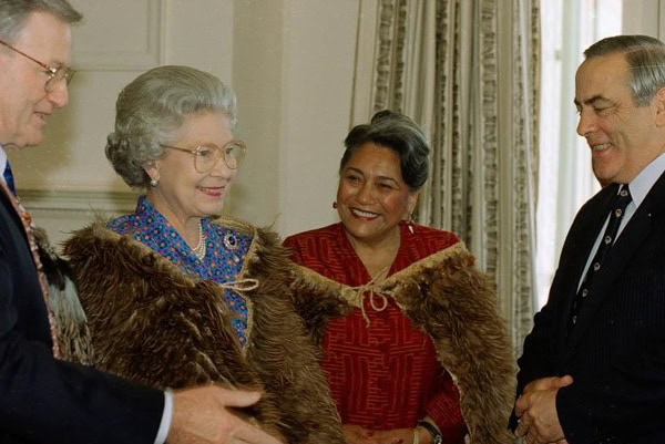 queen elizabeth meeting maori queen prime minister 1